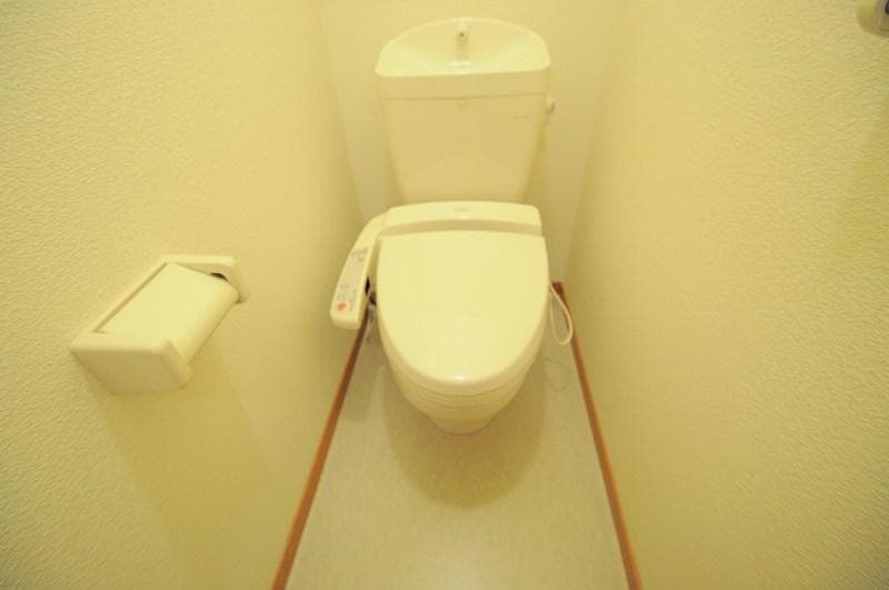 Room image 8