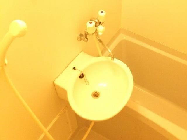 Room image 8