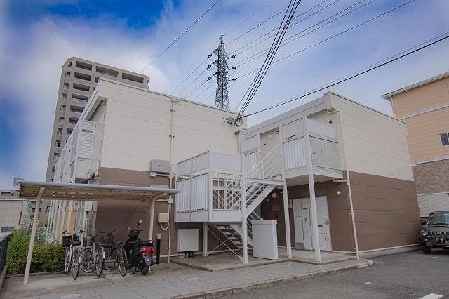 Main exterior of leopalace Higashi Kishiwada