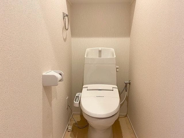Room image 12