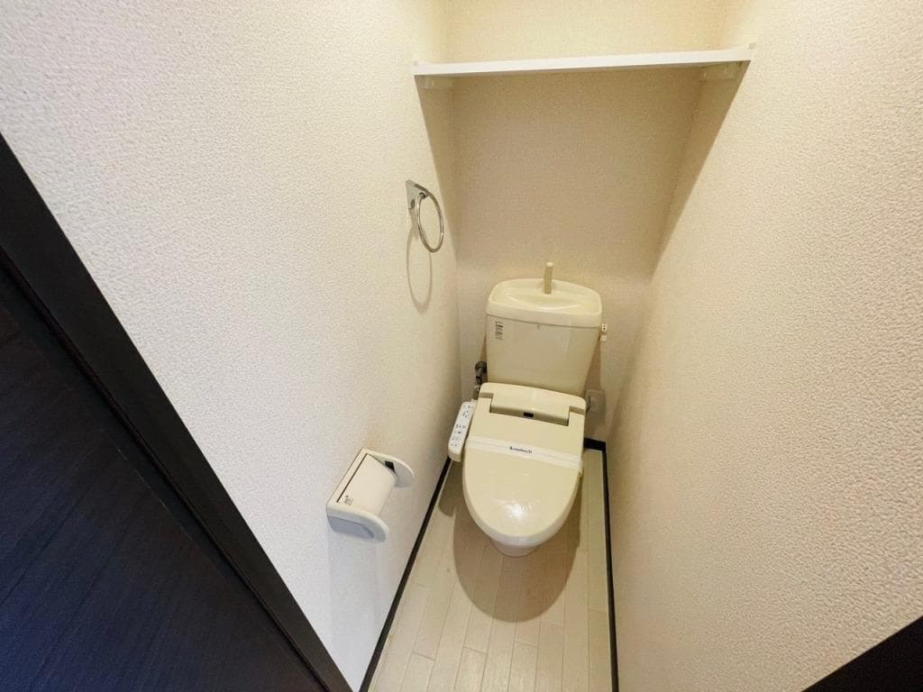 Room image 9