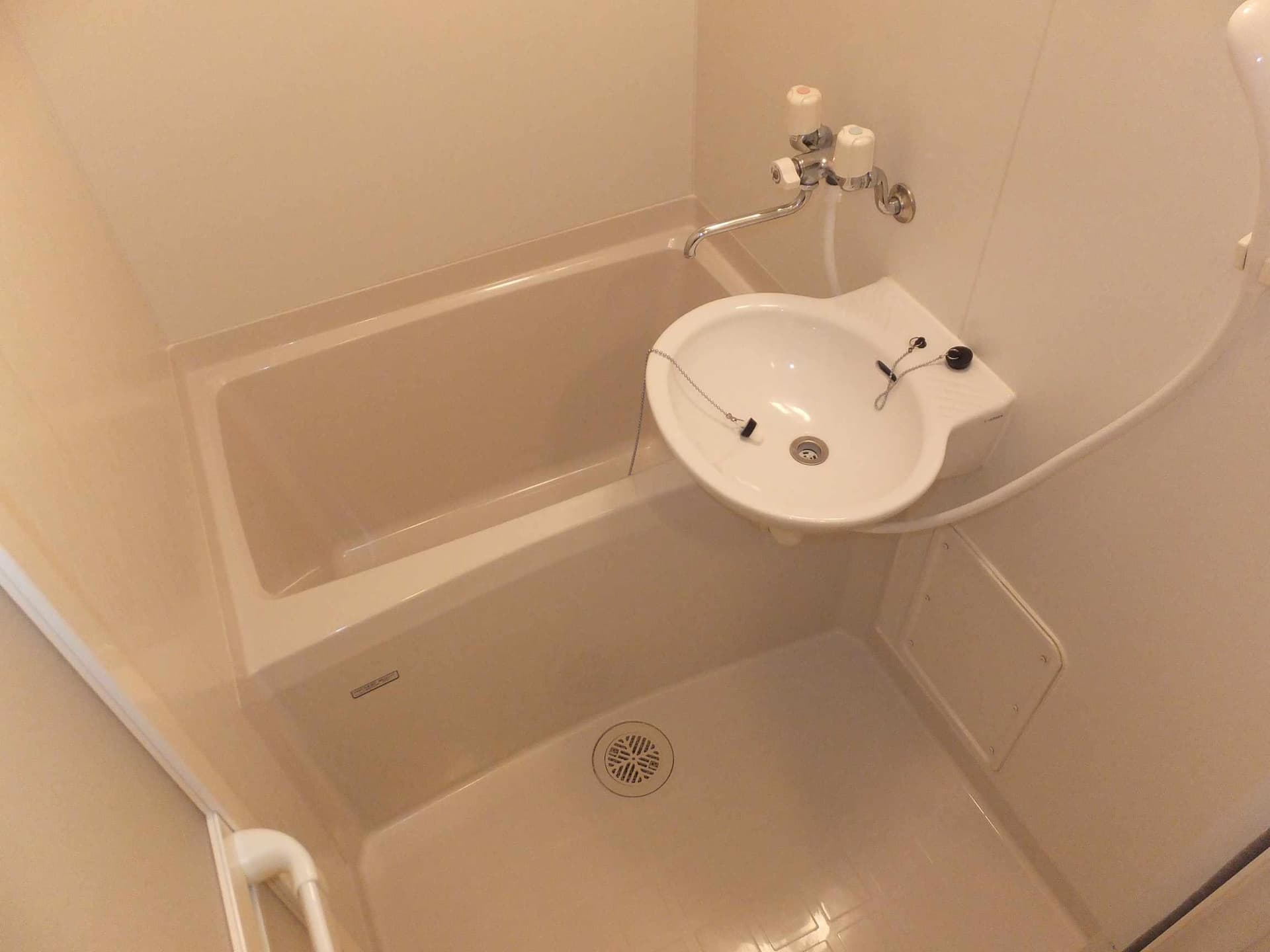 Room image 8