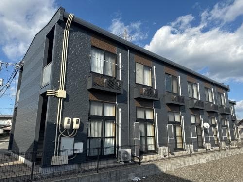 Main exterior of leopalace Saidaiji Minami