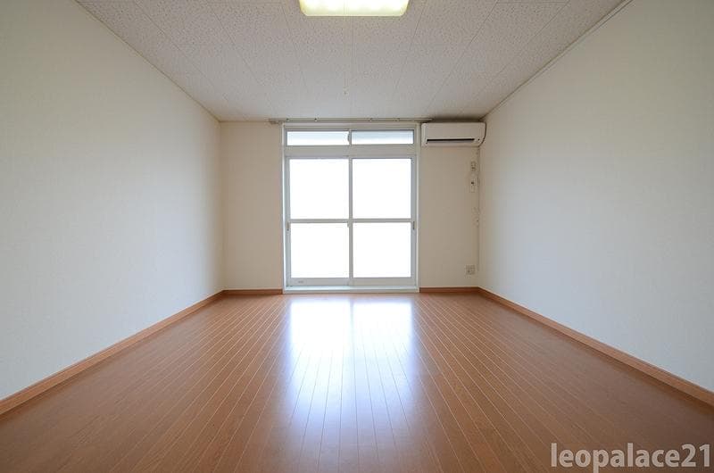 Room image 16