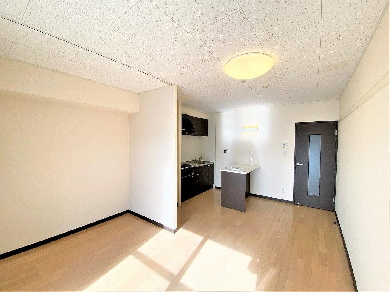 Preview interior of LEONEXT Persimmon