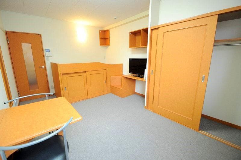 Room image 16