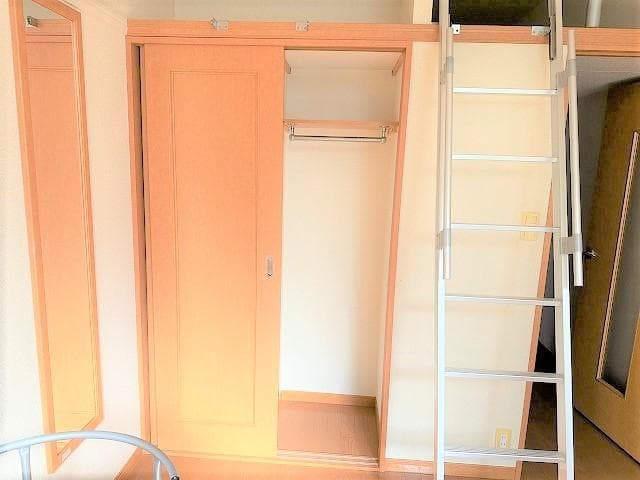 Room image 15