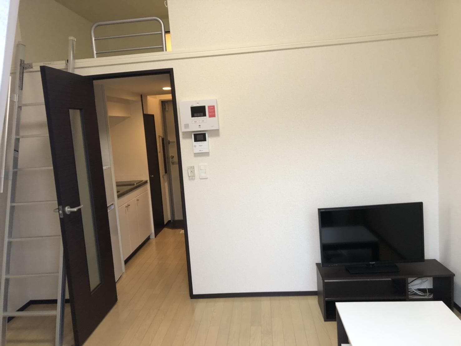 Room image 12