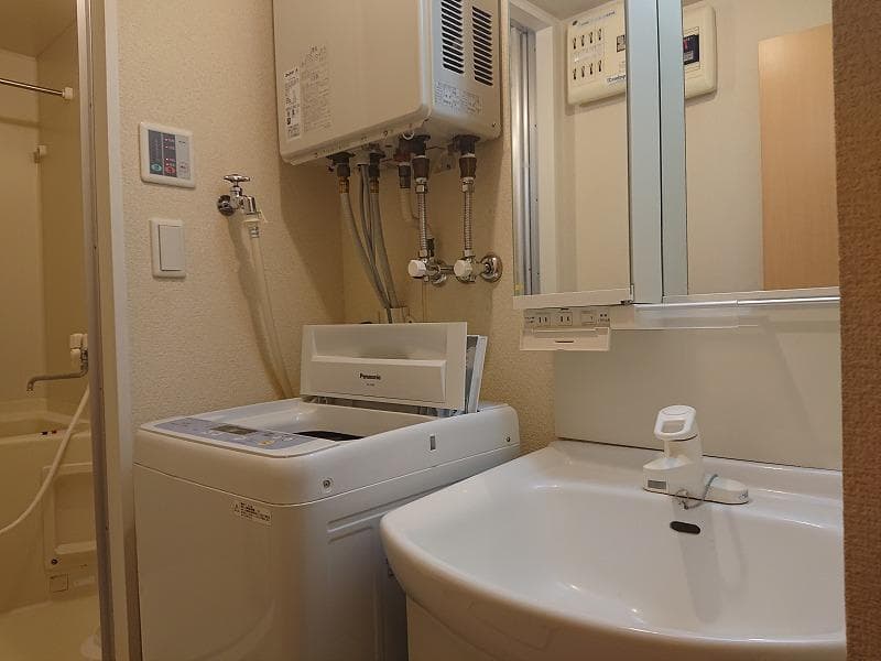 Room image 8