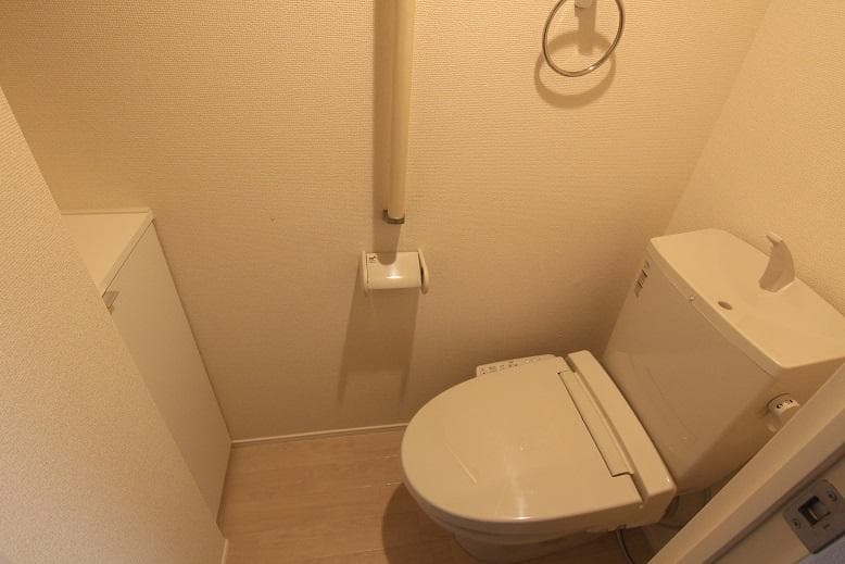 Room image 8