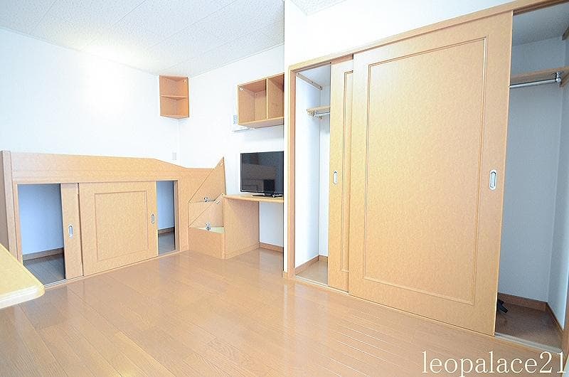Room image 8