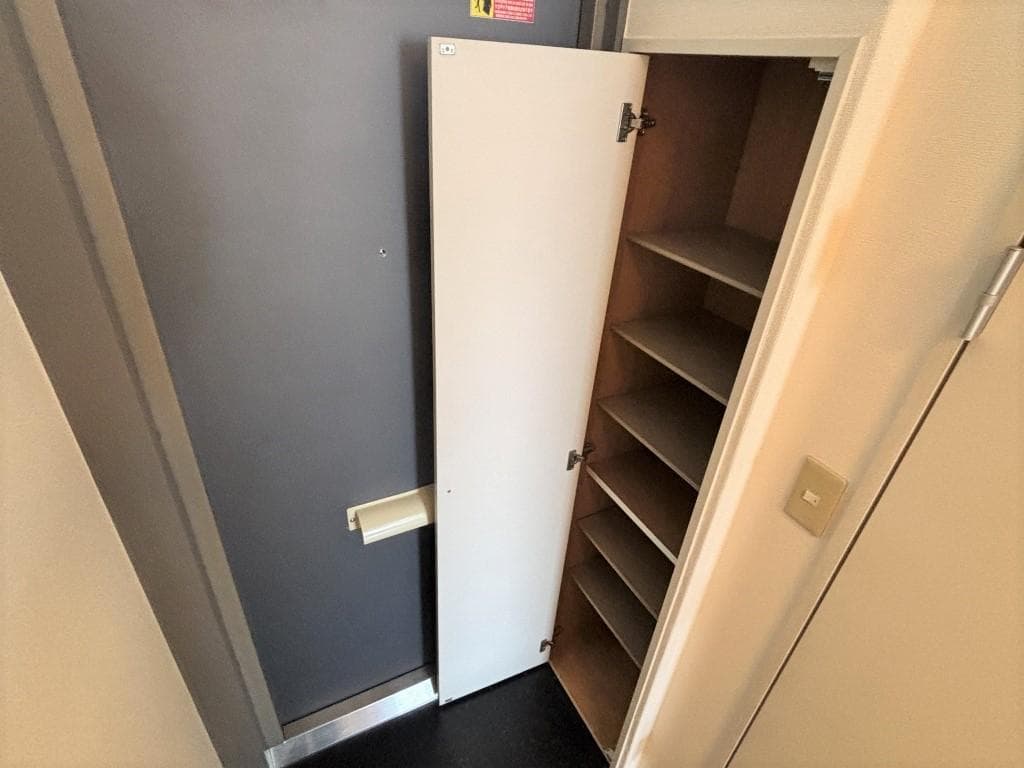 Room image 11