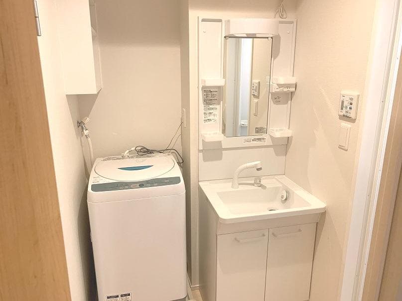 Room image 8
