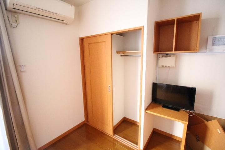 Room image 9