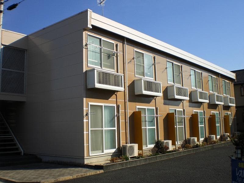 Main exterior of leopalace Suburban Home