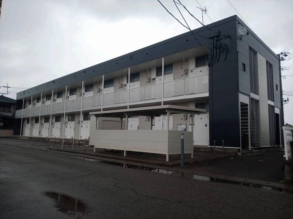 Main exterior of leopalace Alpha