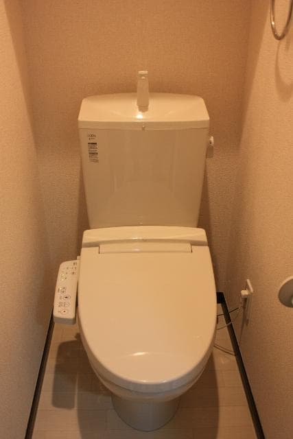 Room image 12