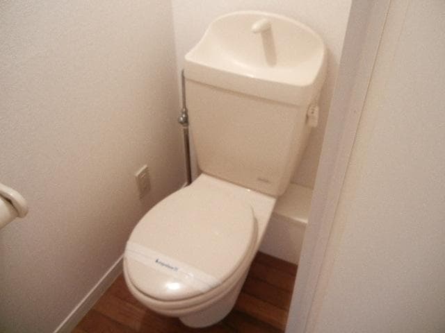 Room image 10