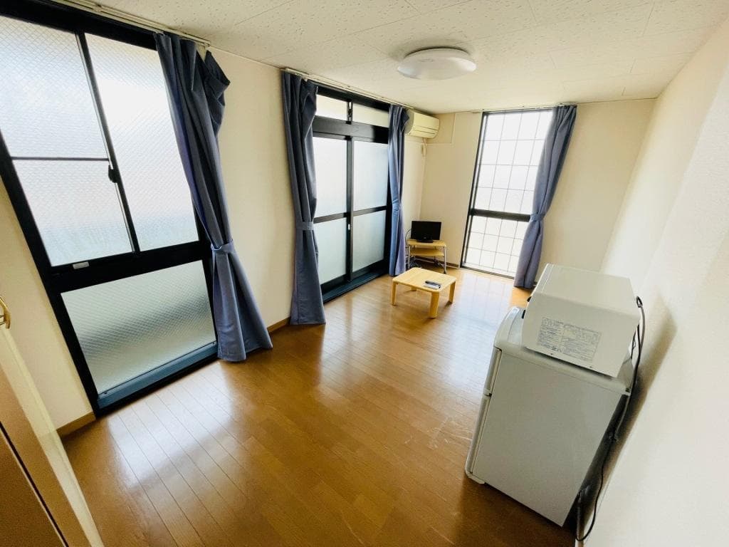 Room image 12