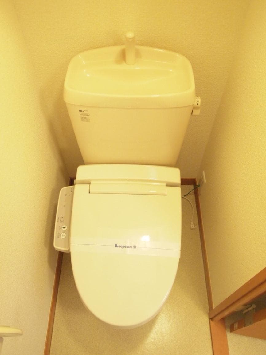 Room image 12