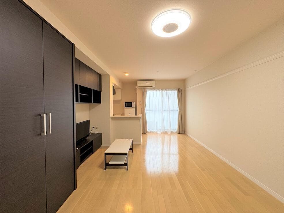 Room image 8