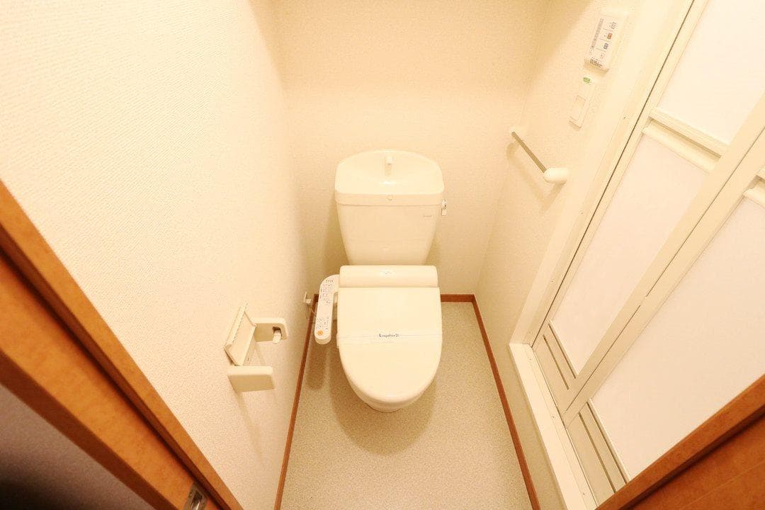 Room image 13