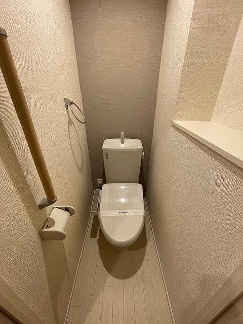 Room image 8