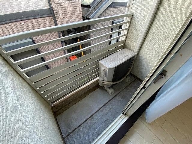 Room image 8