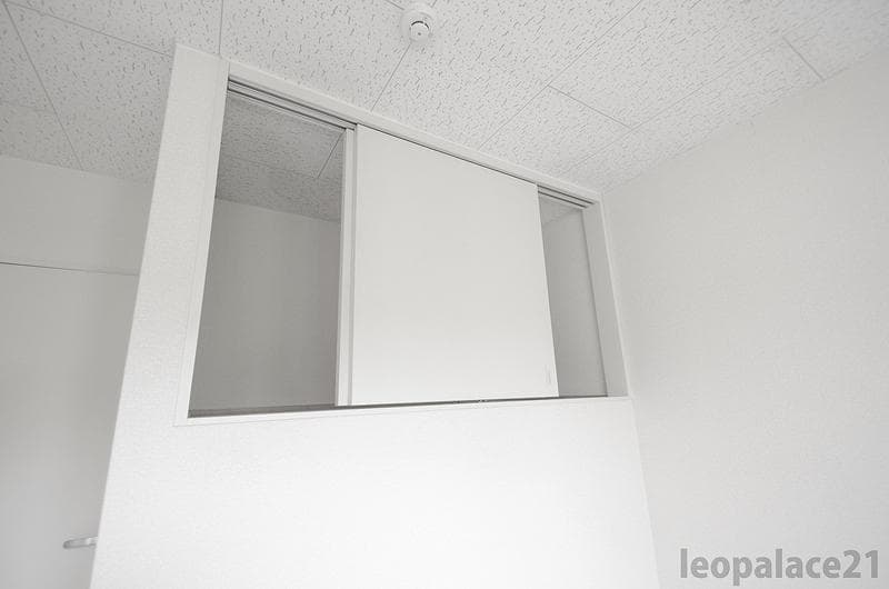 Room image 13