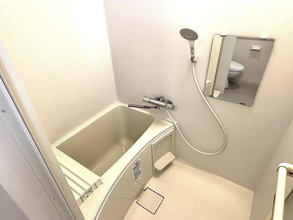 Room image 10