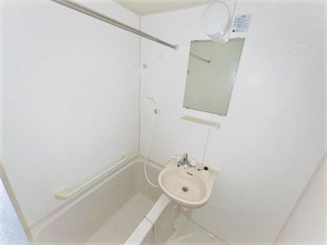 Room image 13