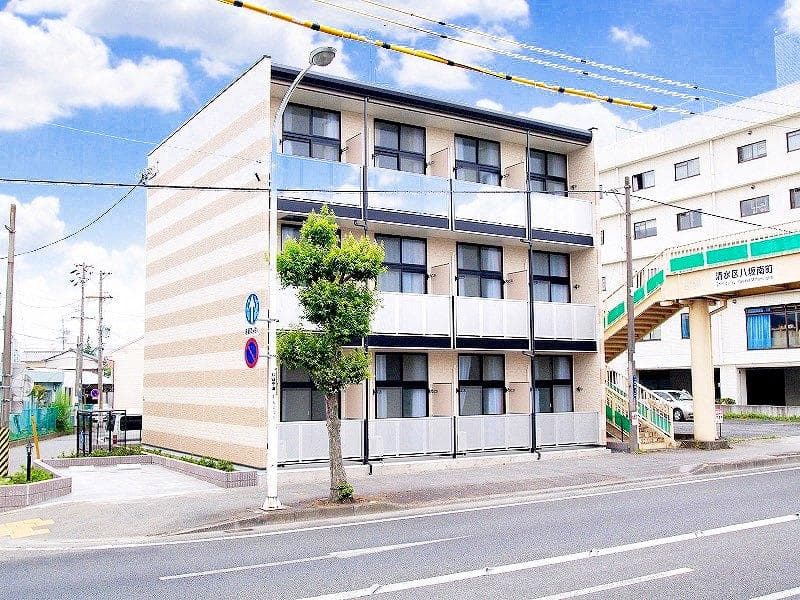 Main exterior of leopalace Nagomi
