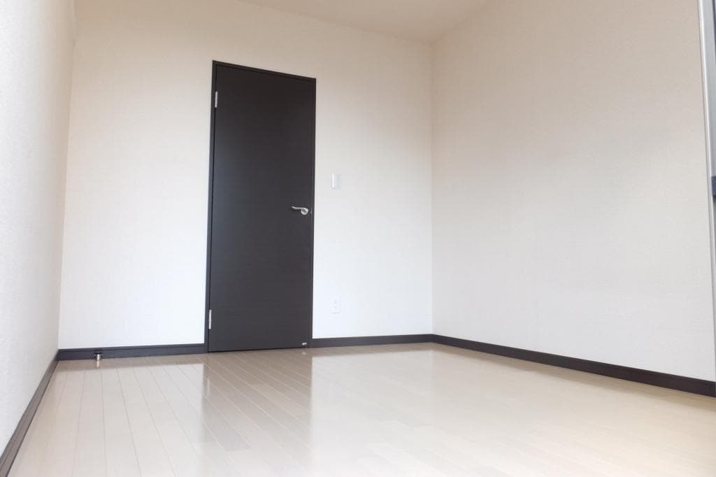 Preview interior of LEONEXT Tabi