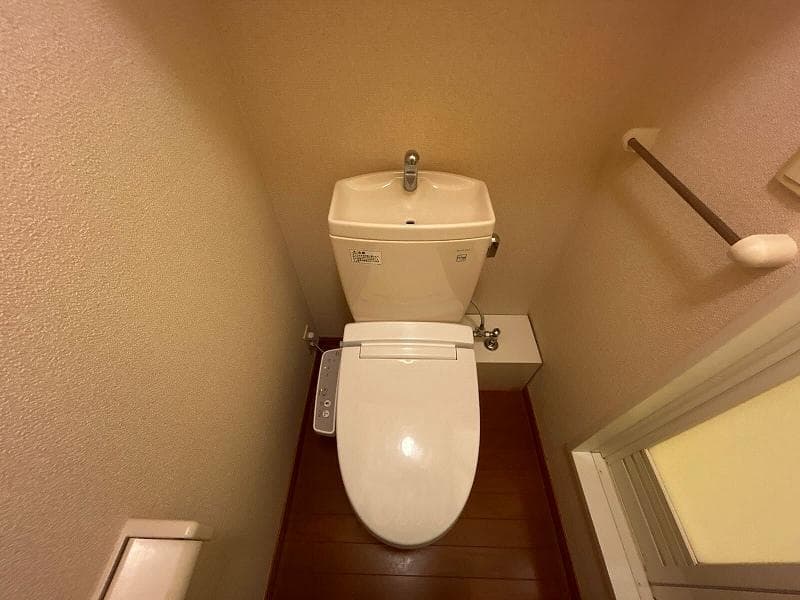 Room image 8
