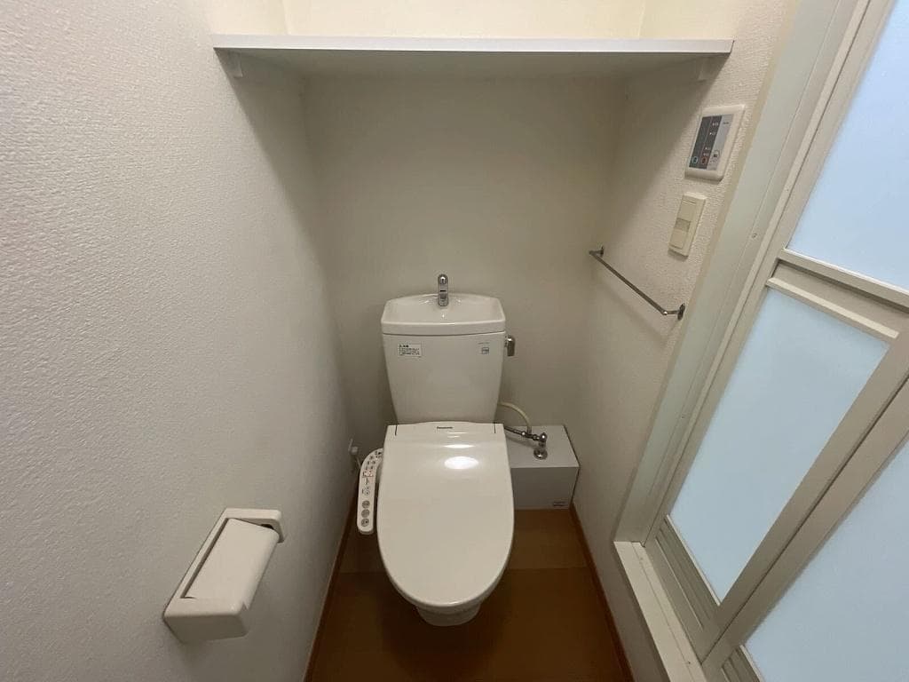 Room image 8