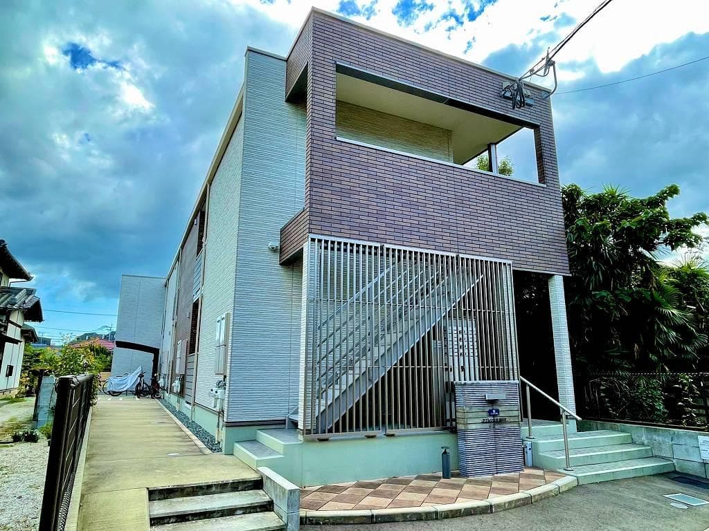 Main exterior of CLEINO Appressio Mariya