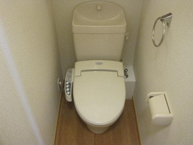 Room image 8