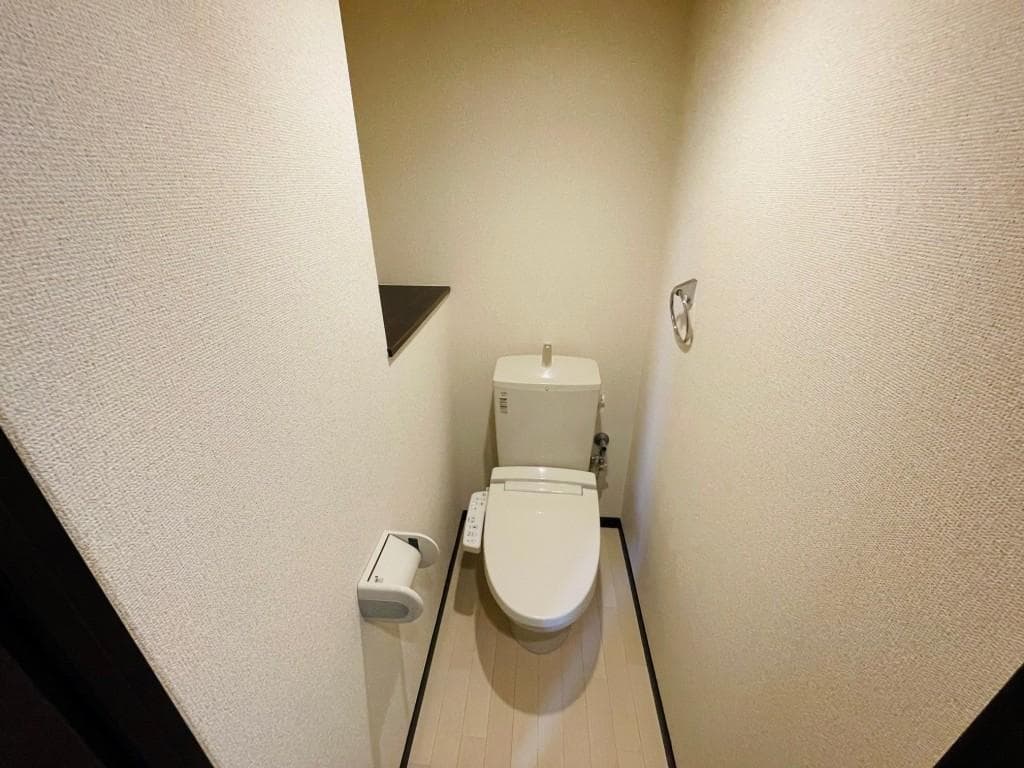 Room image 12