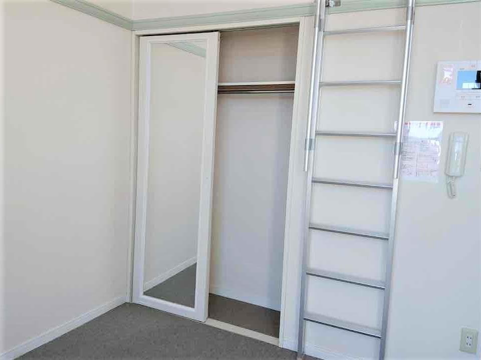 Room image 11
