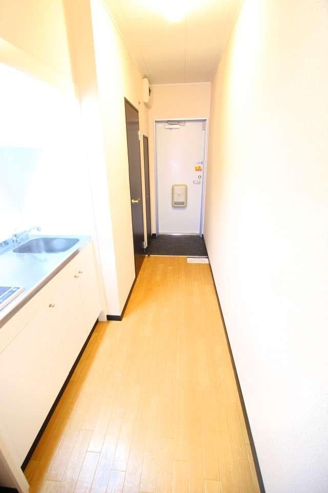 Room image 15