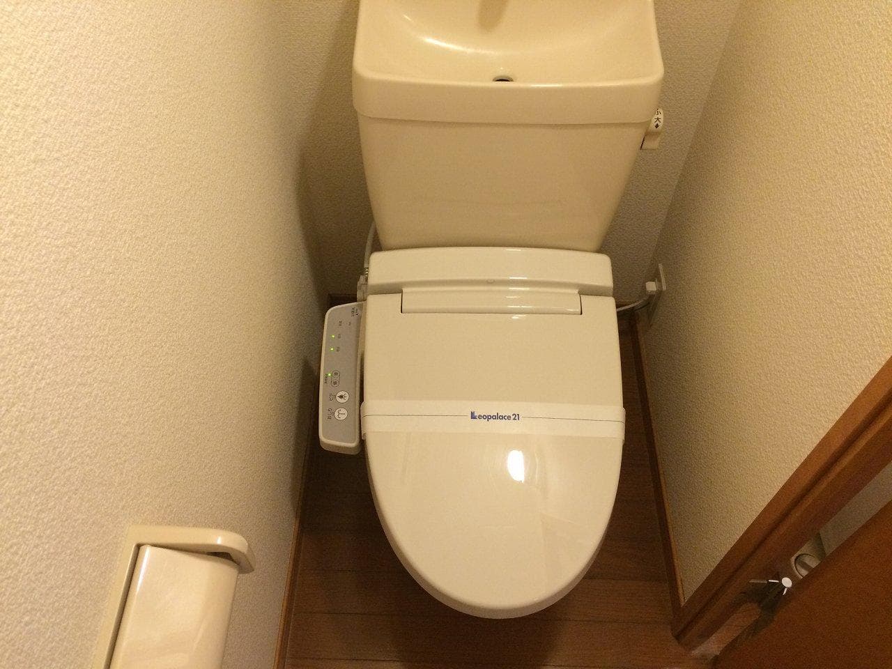 Room image 12