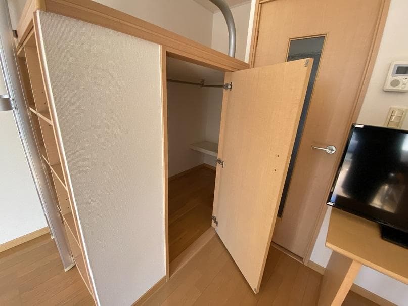Room image 15