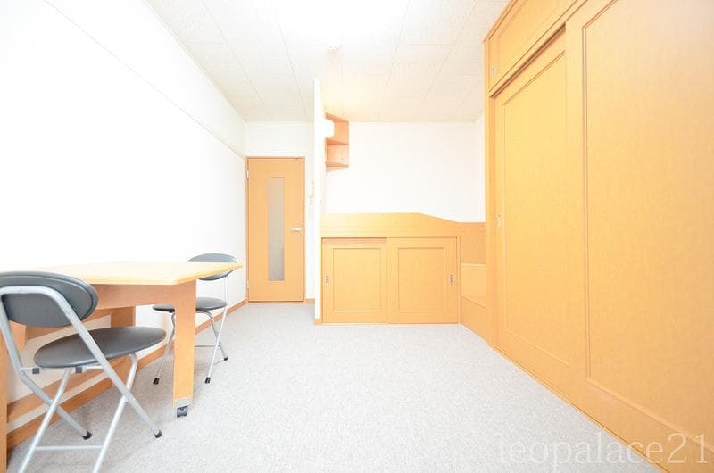 Room image 15