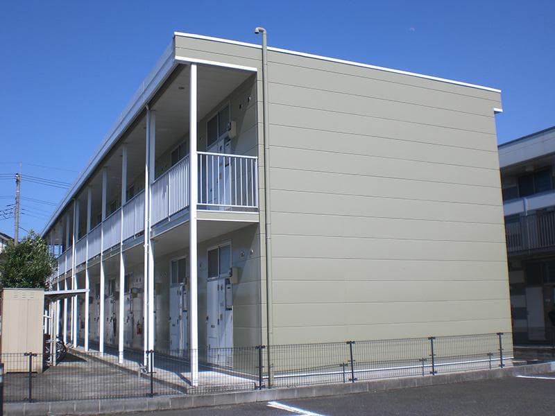 Main exterior of leopalace Flora