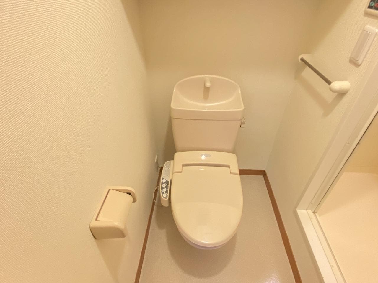 Room image 11