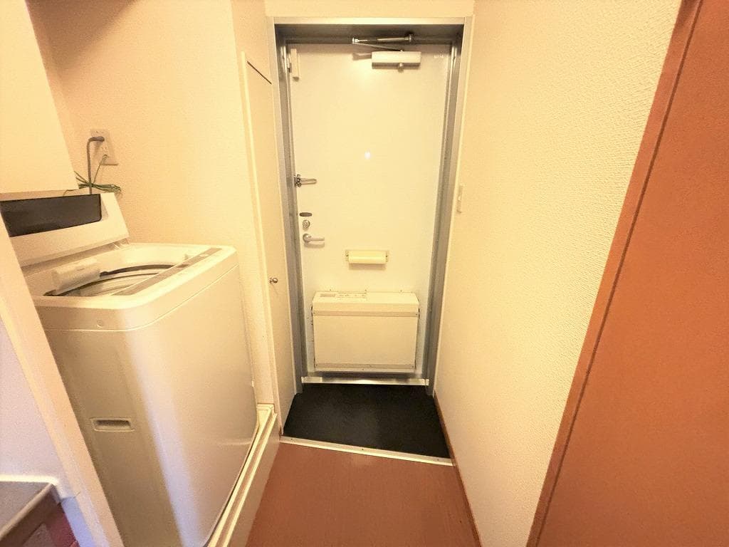 Room image 8