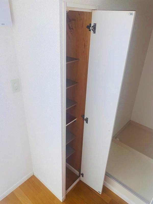 Room image 15
