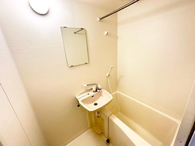 Room image 16