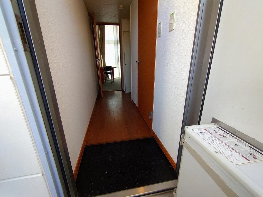 Room image 11