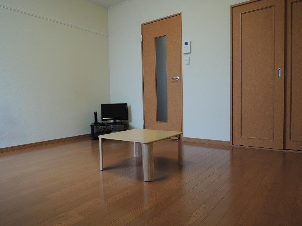 Room image 16